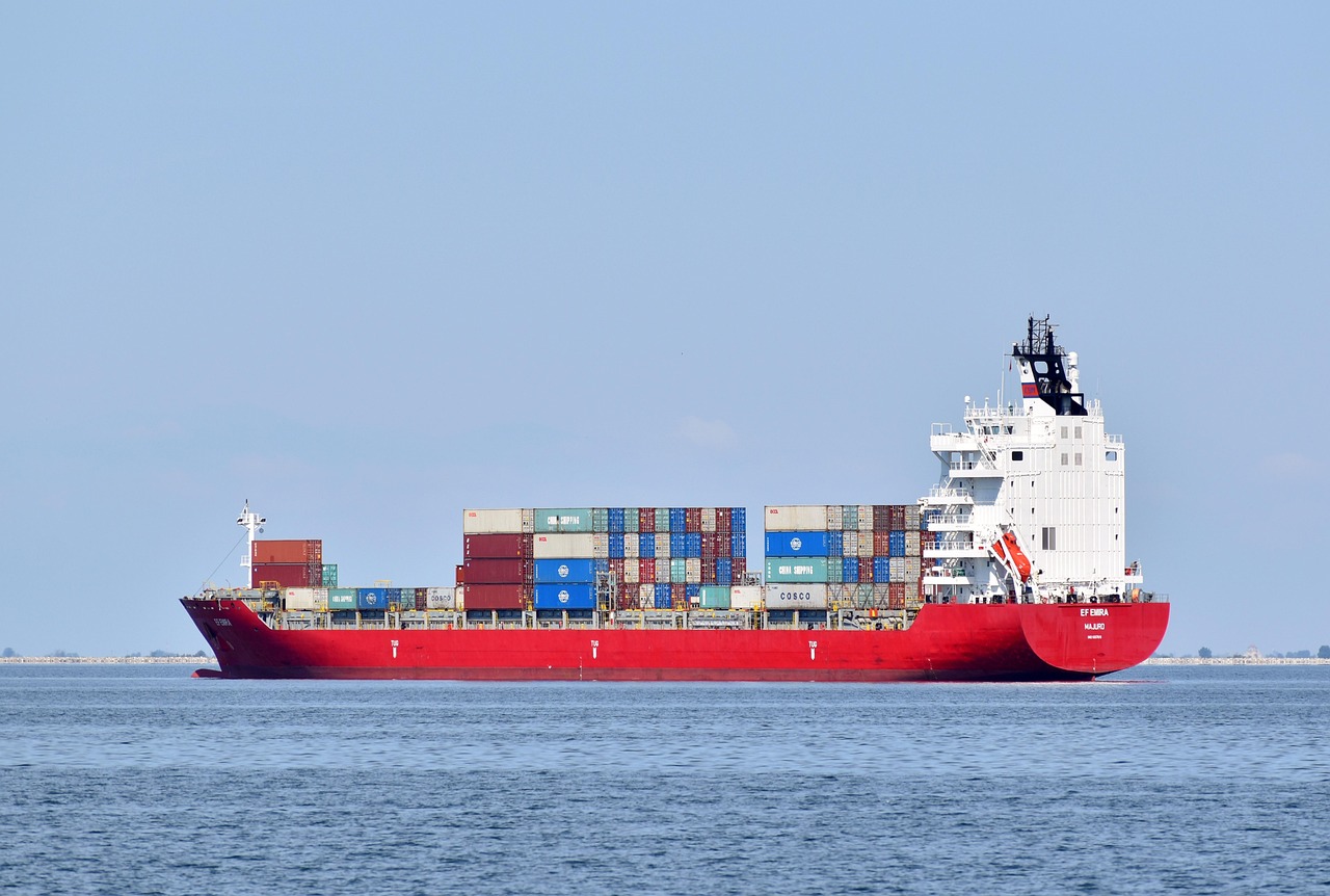 ship, nature, cargo, vessel, container, industry, transport, sea, export, trade, boat, red, sailing, port, thessaloniki, greece